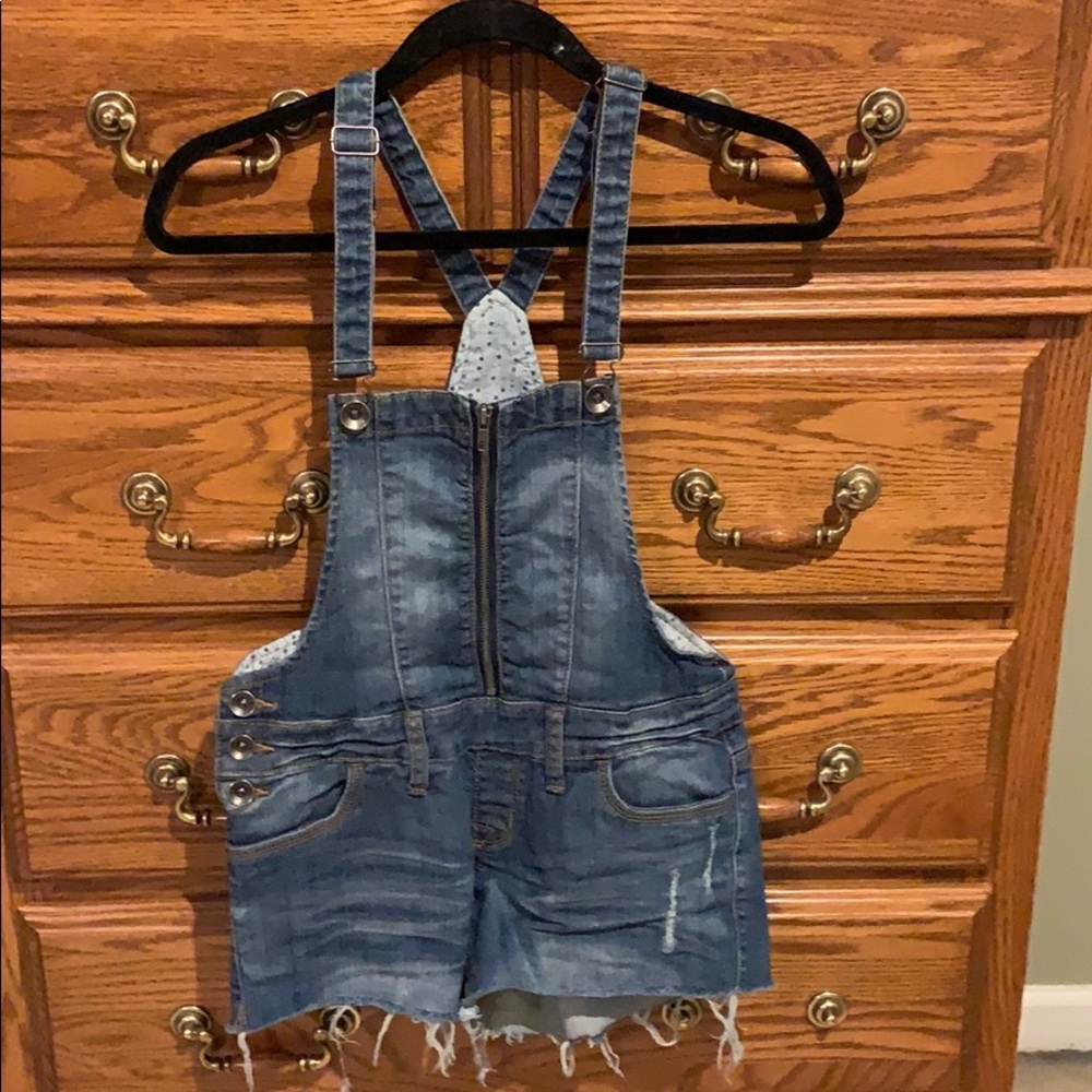 NWOT Dollhouse Size 1  Denim Shorts Overalls